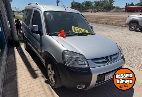 Utilitarios - Peugeot Partner Patagonica VTC Pl 2016 GNC 200000Km - En Venta