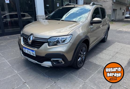 Autos - Renault Sandero 2023 GNC 17000Km - En Venta