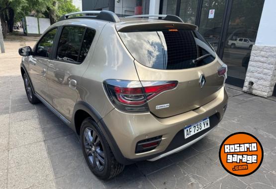 Autos - Renault Sandero 2023 GNC 17000Km - En Venta