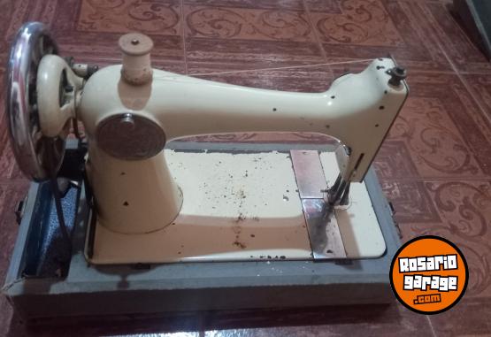 Otros - Maquina de coser - En Venta