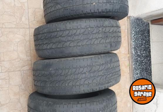 Accesorios para Autos - Vendo 4 cubiertas 245/65R17 111T usadas - En Venta