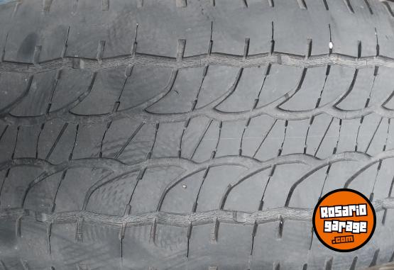 Accesorios para Autos - Vendo 4 cubiertas 245/65R17 111T usadas - En Venta