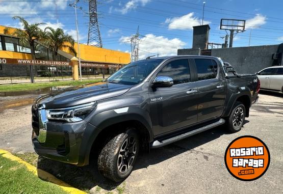 Camionetas - Toyota HILUX SRX 2023 Diesel 26000Km - En Venta