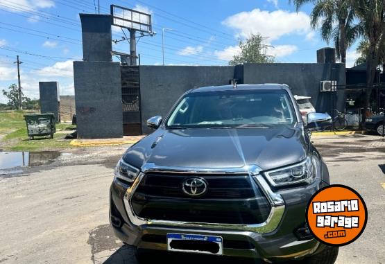 Camionetas - Toyota HILUX SRX 2023 Diesel 26000Km - En Venta