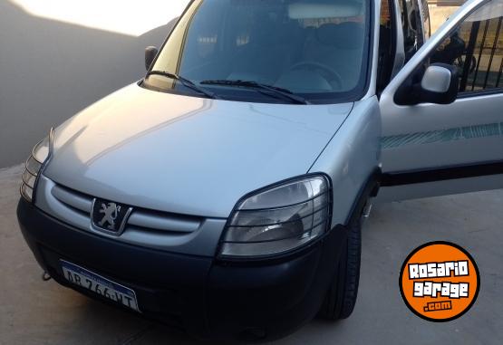 Utilitarios - Peugeot Partner patagnica 2017 Diesel 227000Km - En Venta