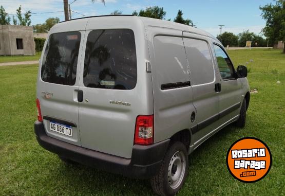 Utilitarios - Peugeot Partner 2023 Nafta 16600Km - En Venta