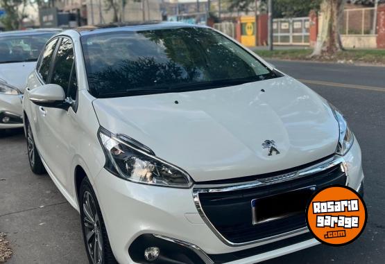 Autos - Peugeot 208 2017 Nafta 62000Km - En Venta