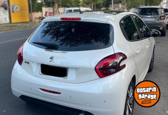 Autos - Peugeot 208 2017 Nafta 62000Km - En Venta