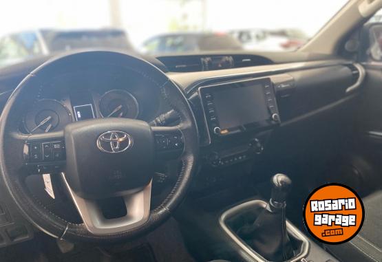 Camionetas - Toyota Hilux SRV 2021 Diesel 111800Km - En Venta