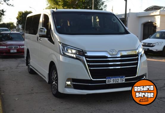 Utilitarios - Toyota Hiace 2023 Diesel 30000Km - En Venta