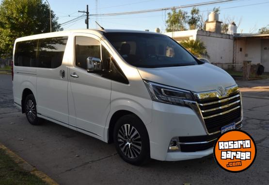 Utilitarios - Toyota Hiace 2023 Diesel 30000Km - En Venta