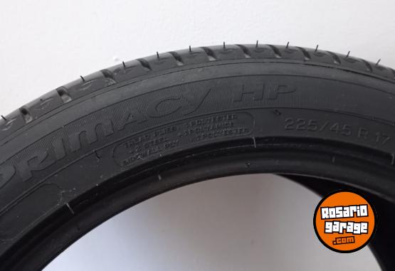 Accesorios para Autos - MICHELIN PRIMACY HP 225 45 17 - En Venta