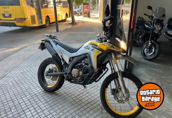 Motos - Voge Voge 300 rally 2023 Nafta 3700Km - En Venta