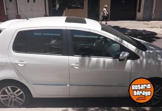 Autos - Volkswagen Fox HIGHLINE 5 PUERTAS 2017 Nafta 105000Km - En Venta