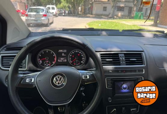 Autos - Volkswagen Fox HIGHLINE 5 PUERTAS 2017 Nafta 105000Km - En Venta