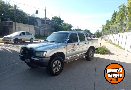 Camionetas - Toyota Hilux 4x4 2002 Diesel 300000Km - En Venta