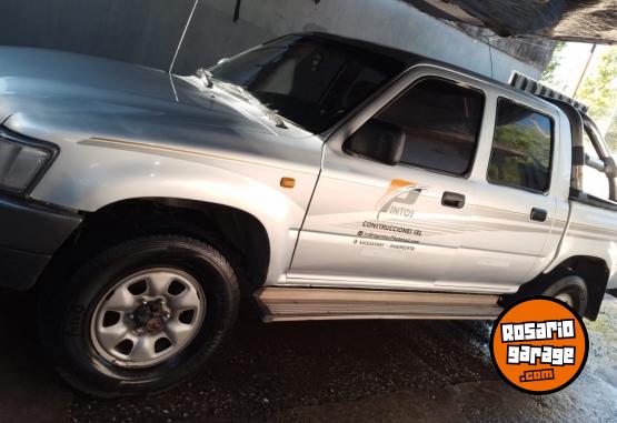 Camionetas - Toyota Hilux 4x4 2002 Diesel 300000Km - En Venta