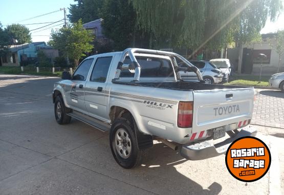 Camionetas - Toyota Hilux 4x4 2002 Diesel 300000Km - En Venta