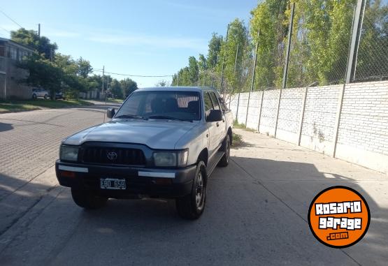 Camionetas - Toyota Hilux 4x4 2002 Diesel 300000Km - En Venta