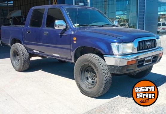 Camionetas - Toyota Hilux SRV 2003 Diesel 111111Km - En Venta