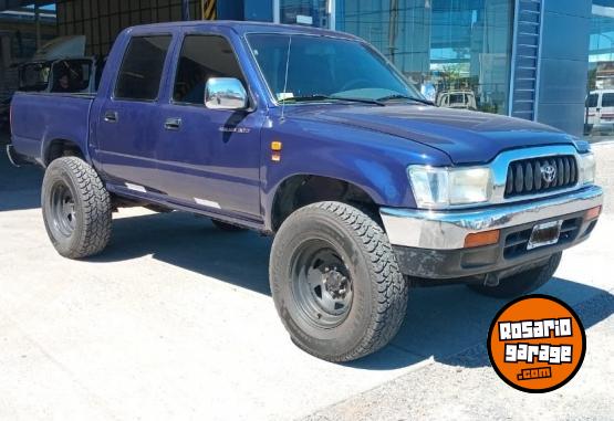 Camionetas - Toyota Hilux SRV 2003 Diesel 111111Km - En Venta