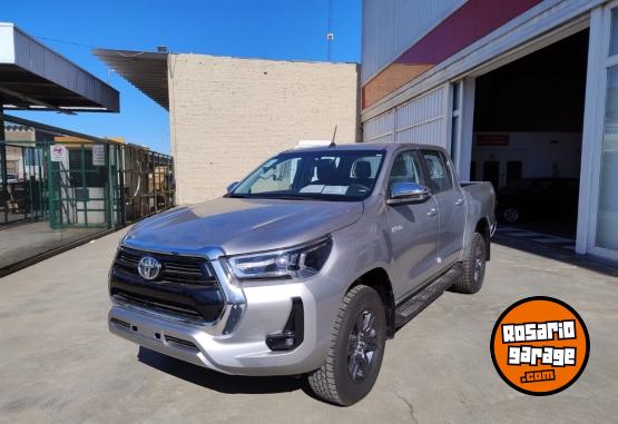 Camionetas - Toyota Hilux  SRV 2023 Diesel 0Km - En Venta