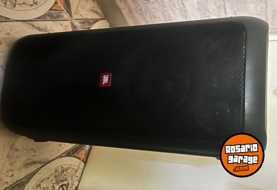 Hogar - Vendo parlante inalmbrico Jbl partybox300 - En Venta