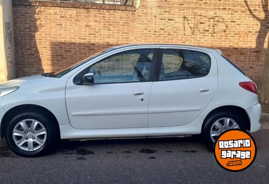 Autos - Peugeot 207 Compact Active  1.4 N 2013 Nafta 246000Km - En Venta