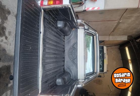 Camionetas - Toyota Hilux srv 3.0 2006 Diesel 111111Km - En Venta