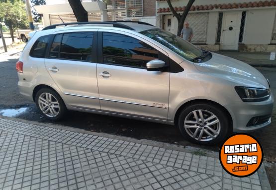 Autos - Volkswagen Suran Highline MSI 1.6 2015 Nafta 140000Km - En Venta