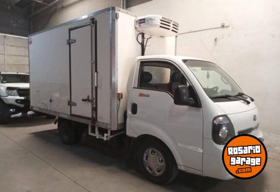 Camiones y Gras - KIA K2500 2016 FURGN FRO Y RAMPA HIDRULICA - En Venta