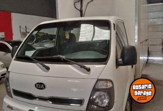 Camiones y Gras - KIA K2500 2016 FURGN FRO Y RAMPA HIDRULICA - En Venta