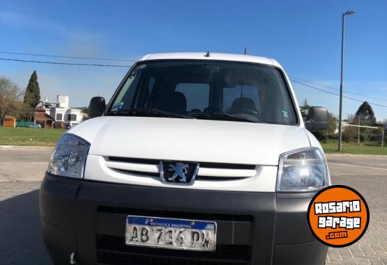 Utilitarios - Peugeot Partner 2017 GNC 240000Km - En Venta