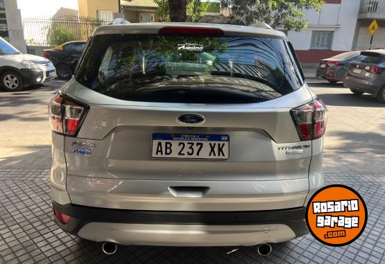 Autos - Ford Kuga titanium 2017 Nafta 114000Km - En Venta