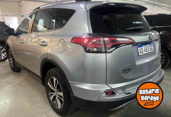 Camionetas - Toyota RAV 4 4X2 AT. 2019 Nafta 73000Km - En Venta