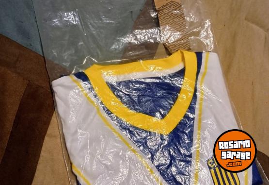 Indumentaria - Camiseta Umbro Original Escocesa Talle L Sin Uso con Etiqueta - En Venta