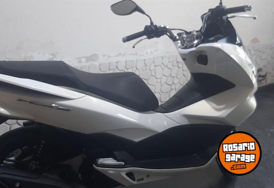 Motos - Honda PCX 2017 Nafta 4800Km - En Venta