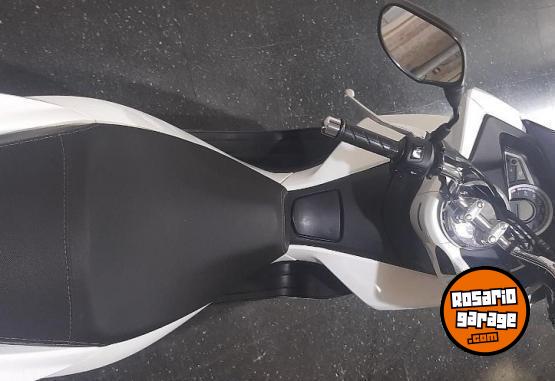 Motos - Honda PCX 2017 Nafta 4800Km - En Venta