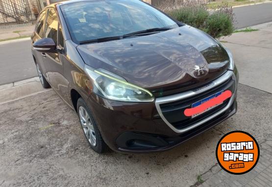 Autos - Peugeot 208 2017 Nafta 94400Km - En Venta