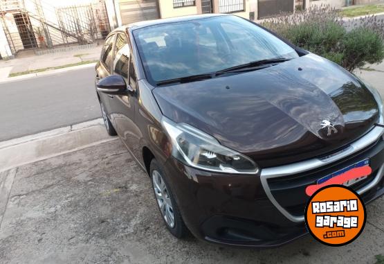 Autos - Peugeot 208 2017 Nafta 94400Km - En Venta