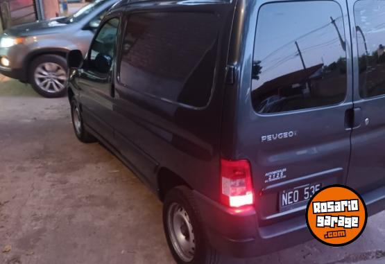 Utilitarios - Peugeot Partner hdi 2013 Diesel 150000Km - En Venta