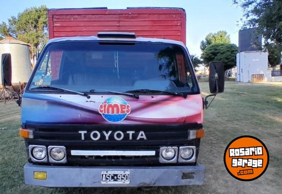 Camiones y Gras - TOYOTA DYNA 300 - En Venta