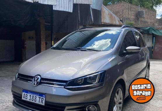 Autos - Volkswagen SURAN HIGHLINE 2017 Nafta 75000Km - En Venta