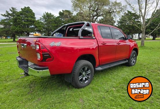 Camionetas - Toyota Hilux SRV 2021 Diesel 52000Km - En Venta