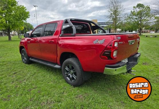 Camionetas - Toyota Hilux SRV 2021 Diesel 52000Km - En Venta