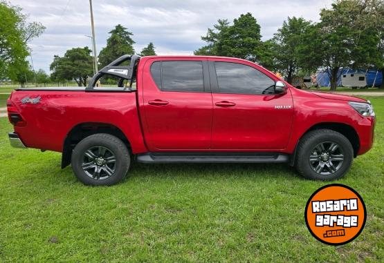 Camionetas - Toyota Hilux SRV 2021 Diesel 52000Km - En Venta