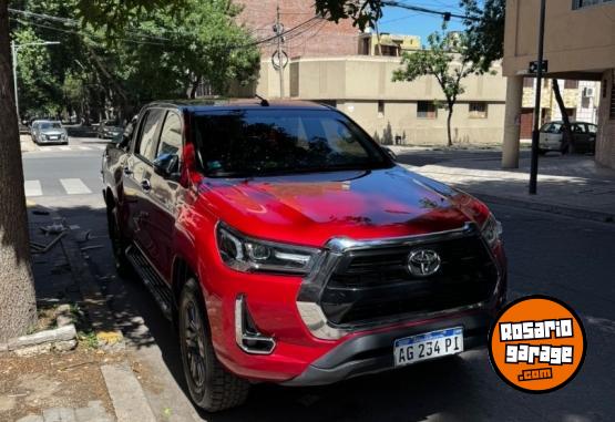 Camionetas - Toyota Hilux SRV 2023 Diesel 30000Km - En Venta