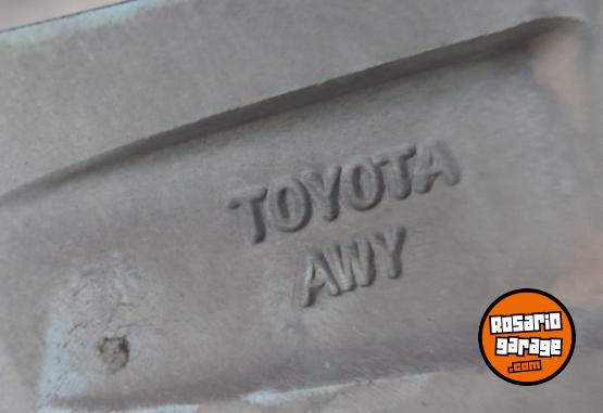 Accesorios para Autos - 4 Llantas 18" Toyota Hilux Sw4 IMPECABLES $1.100.000. NO BAJO PRECIO - En Venta