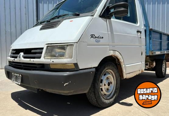 Utilitarios - Renault RODEO C/S CAJA de CARGA 1999 Diesel 200000Km - En Venta