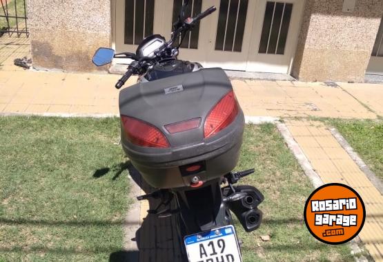 Motos - Bajaj DOMINAR 250 2023 Nafta 8500Km - En Venta